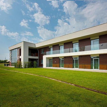Outlet Hotel Polgar ภายนอก รูปภาพ