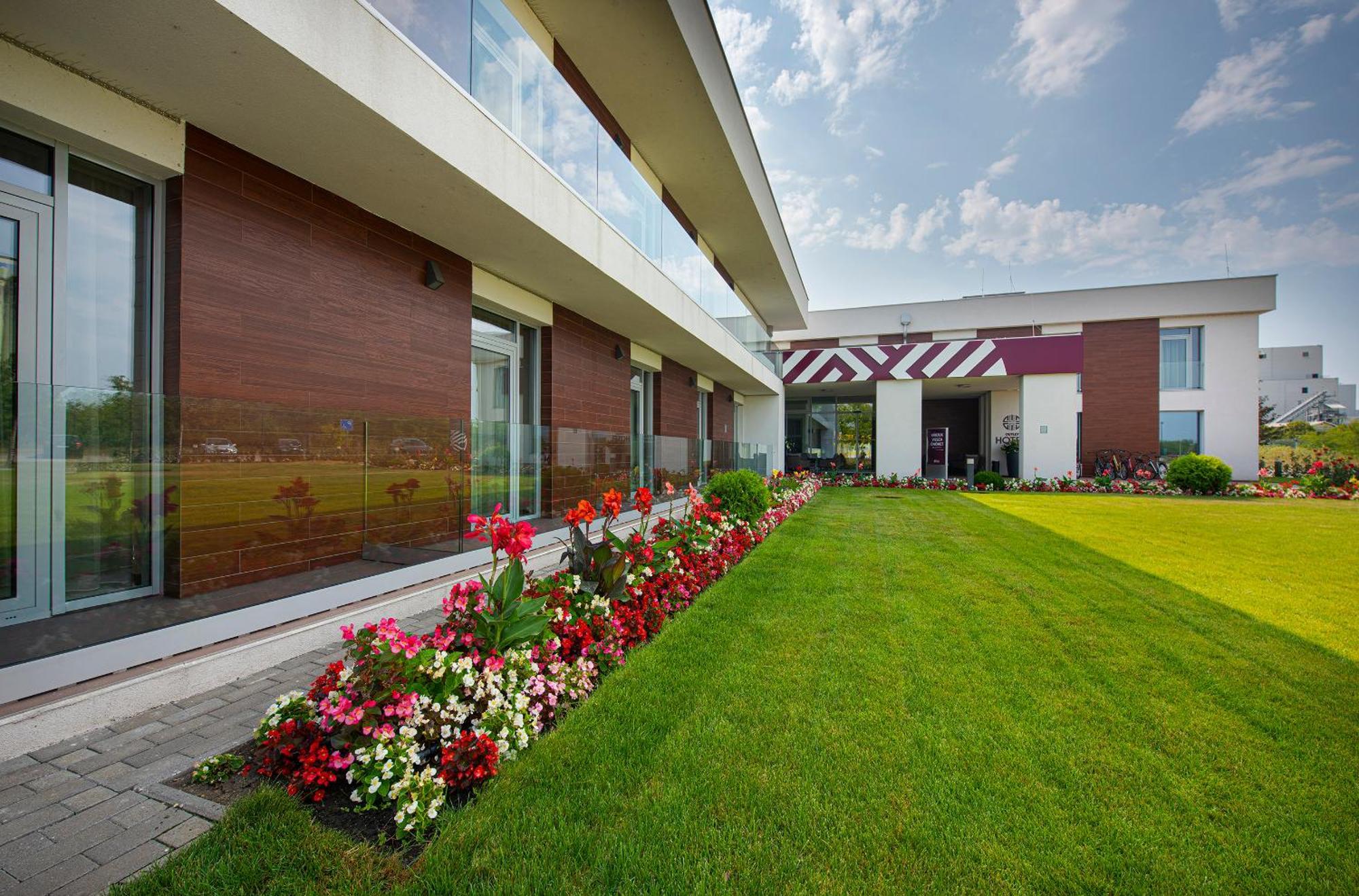 Outlet Hotel Polgar ภายนอก รูปภาพ