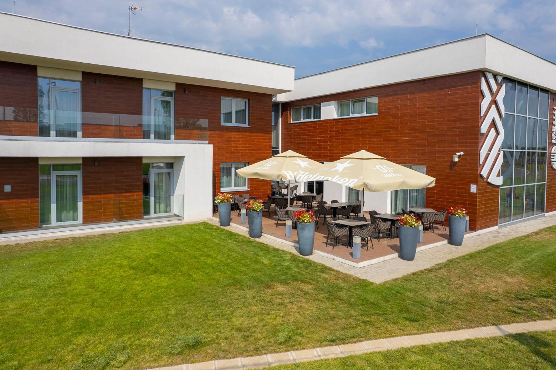 Outlet Hotel Polgar ภายนอก รูปภาพ