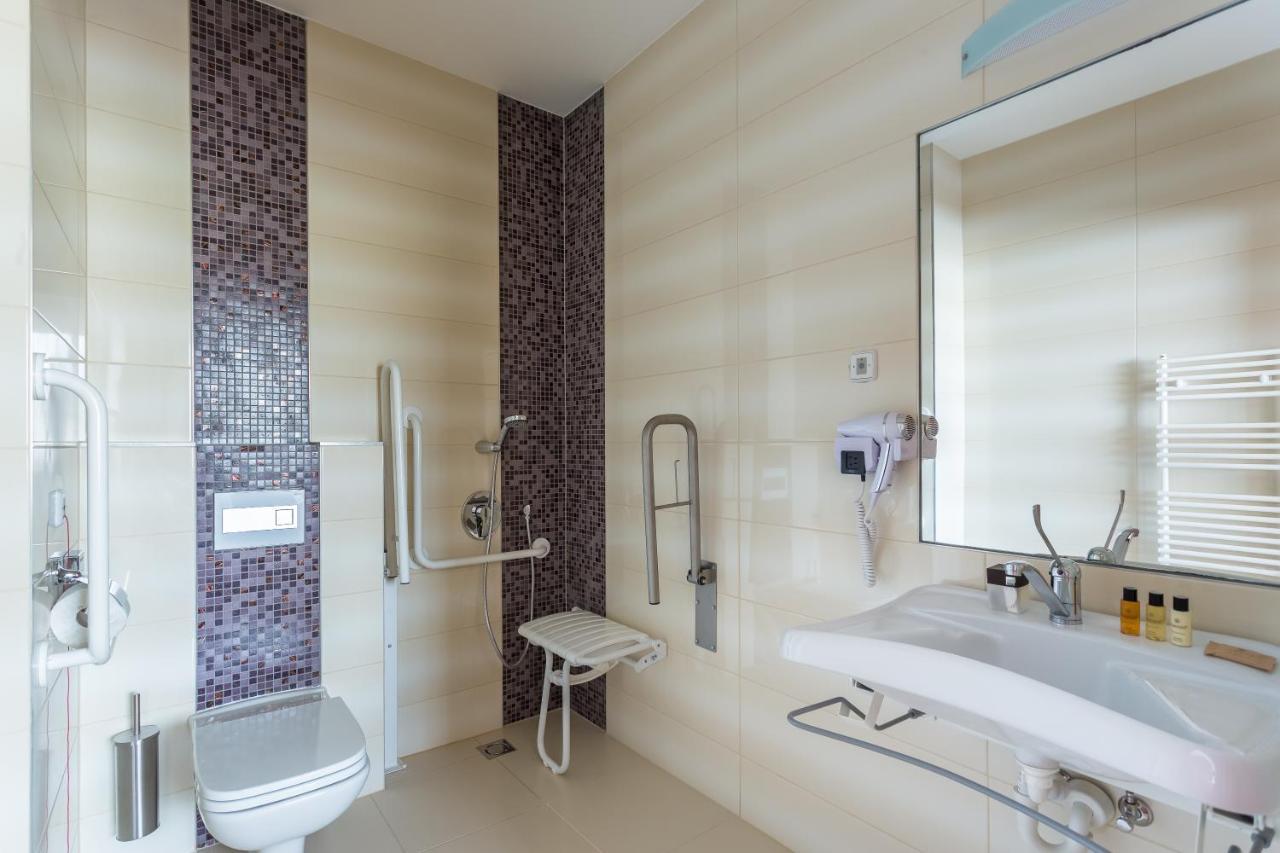 Outlet Hotel Polgar ภายนอก รูปภาพ