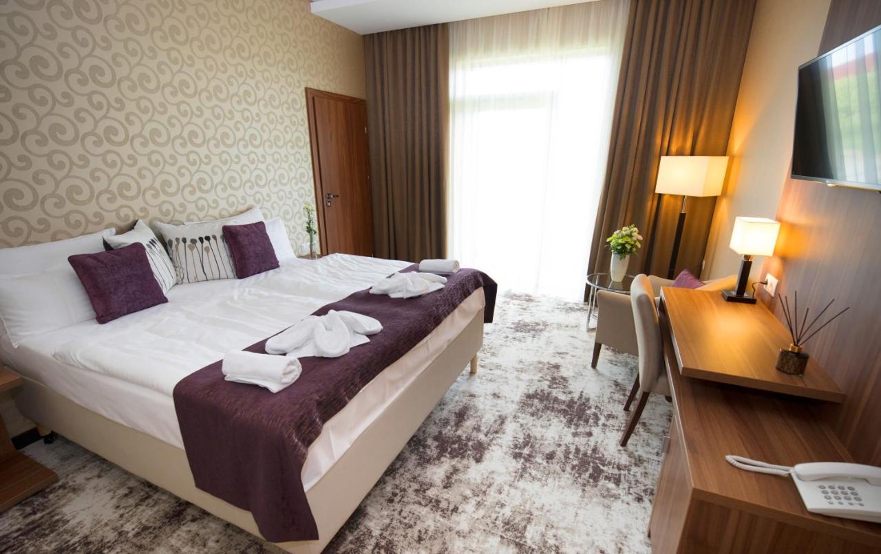 Outlet Hotel Polgar ภายนอก รูปภาพ