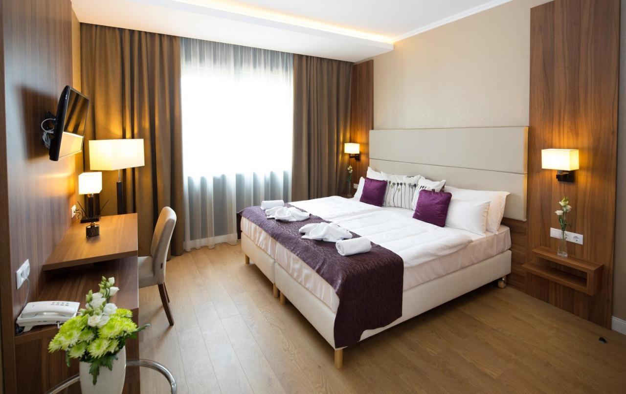 Outlet Hotel Polgar ภายนอก รูปภาพ