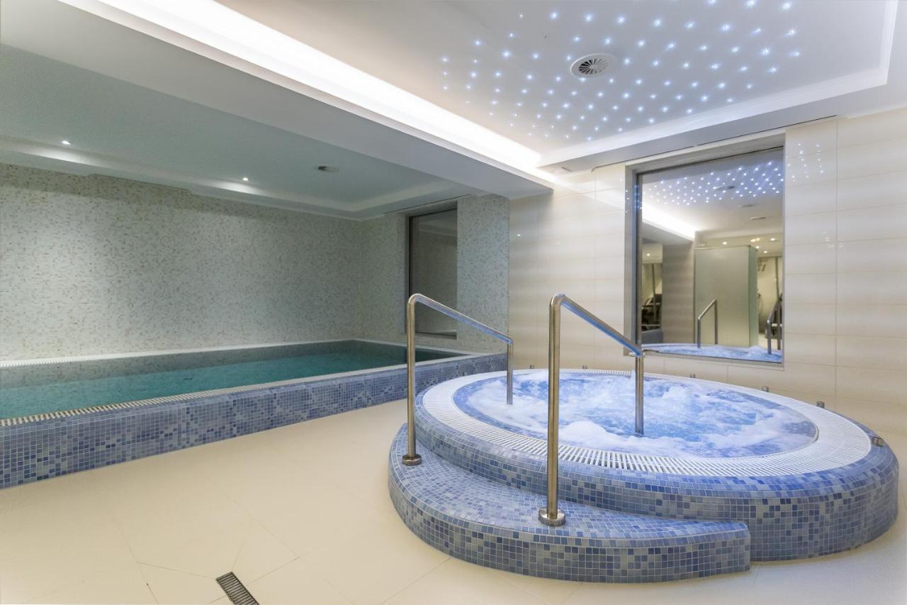 Outlet Hotel Polgar ภายนอก รูปภาพ