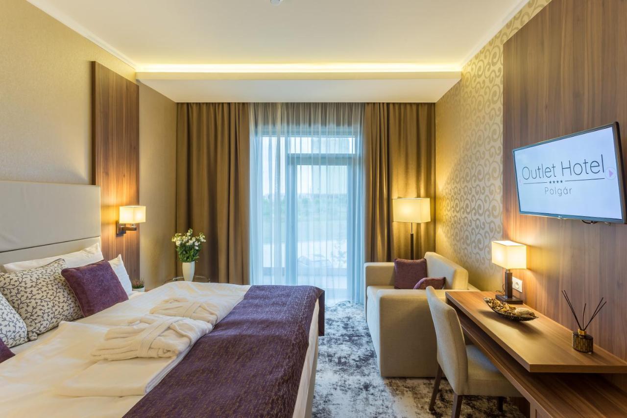 Outlet Hotel Polgar ภายนอก รูปภาพ
